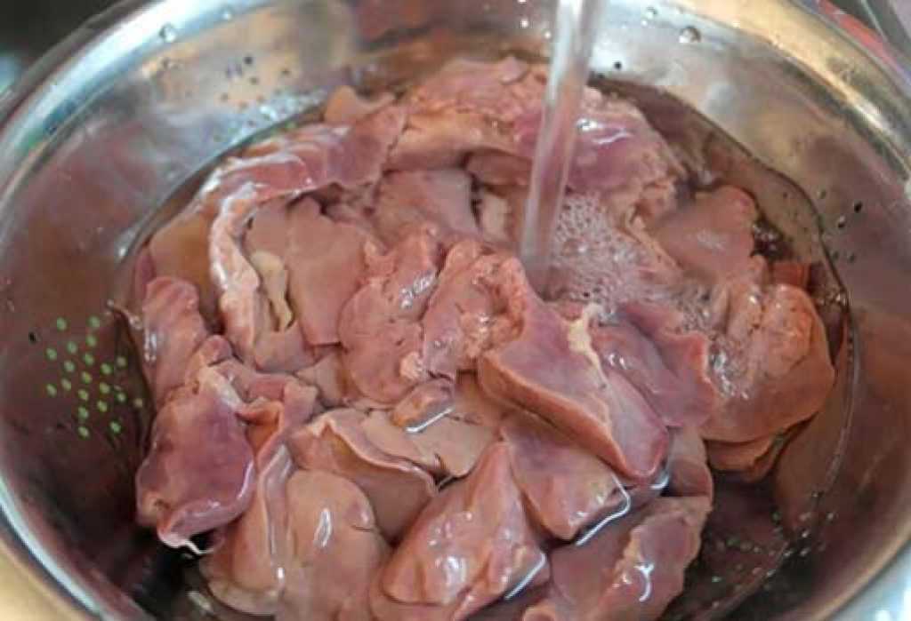 Куриная и говяжья печень для собаки: разрешается ли давать и как варить